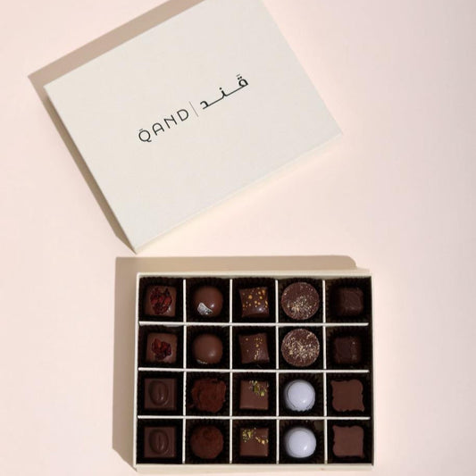 Medium chocolate gift box علبة متوسطة